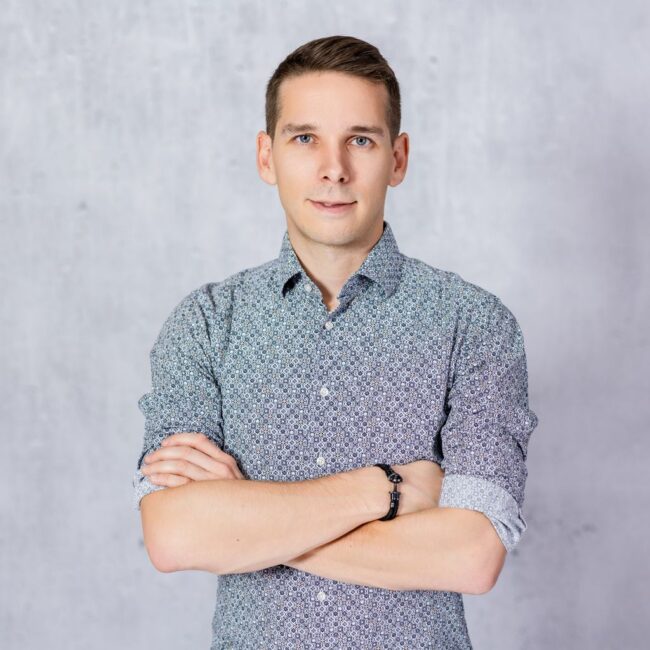 DB-Front-Grau DB-Front-Grau